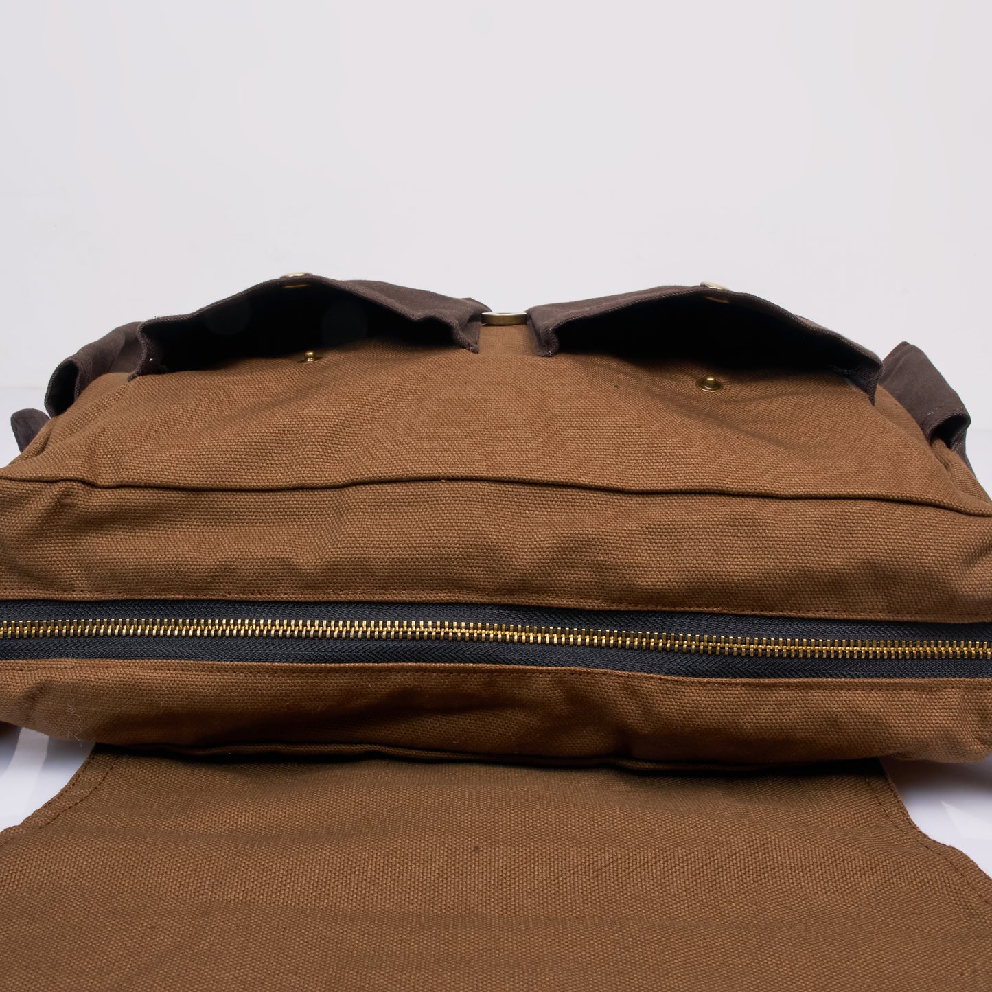 Tessa Dual-Tone Canvas Messenger Bag – Brown